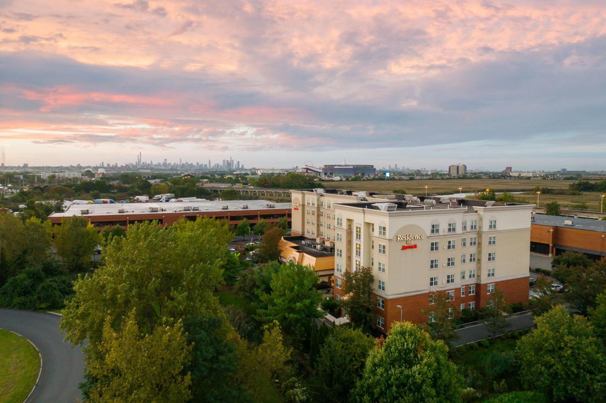 Meadowlands Hotel